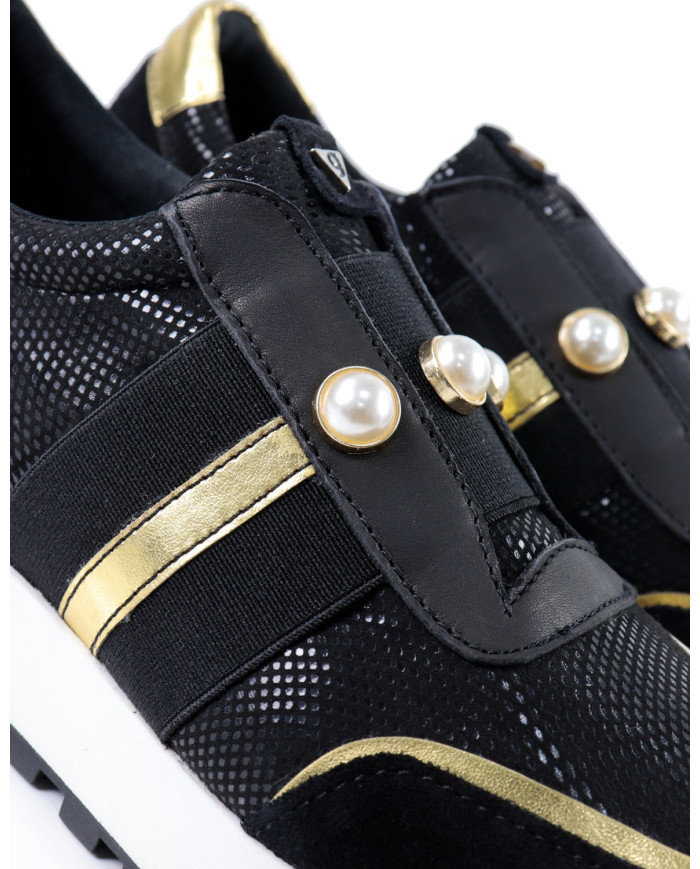 Black Ginova shoes with Pearls