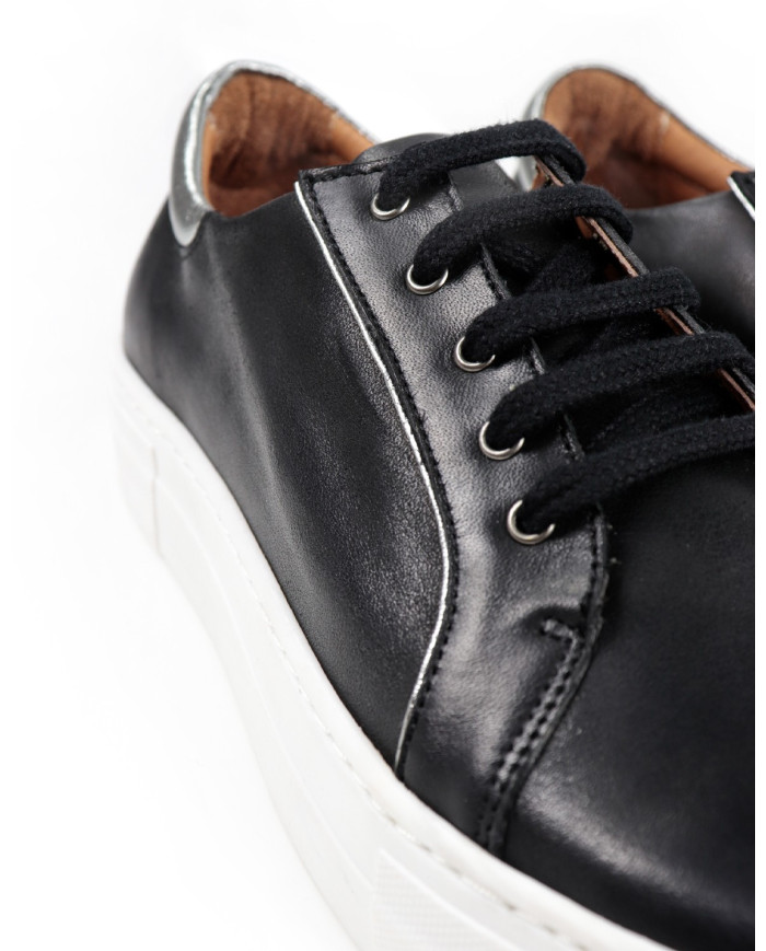 Zapatos Lady Ginova con detalles metálicos