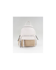 Mochila Bege com Bolso Frontal e Tachas