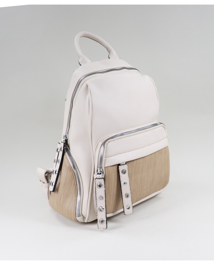 Maple backpack with Front pocket and Tachas
