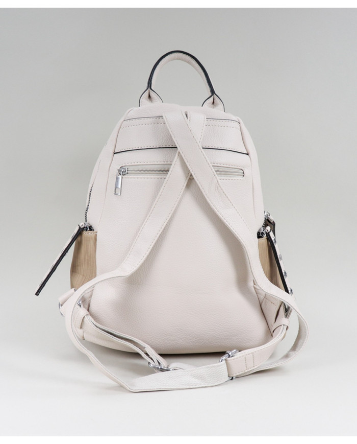 Maple backpack with Front pocket and Tachas