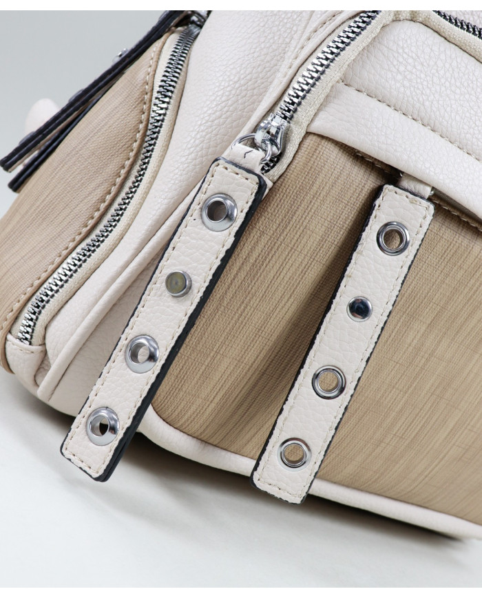 Maple backpack with Front pocket and Tachas