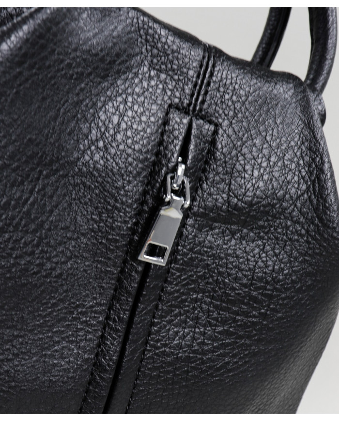 Mochila Preta Feminina com Fecho Frontal