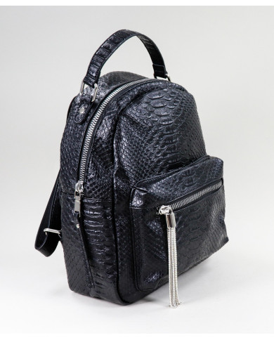 Mochila Preta de Senhora Ginova com Berloque Brilhante