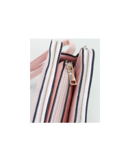 Caja rosa con grabado exterior