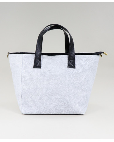 Lady White Case in Skin with Texture