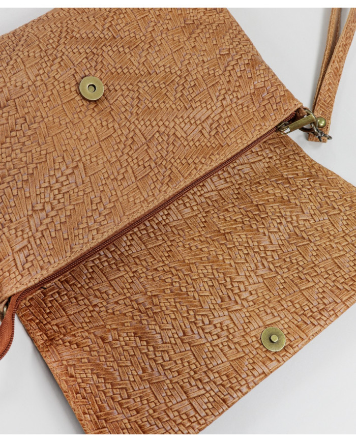 Women's Clutch Camel in Skin