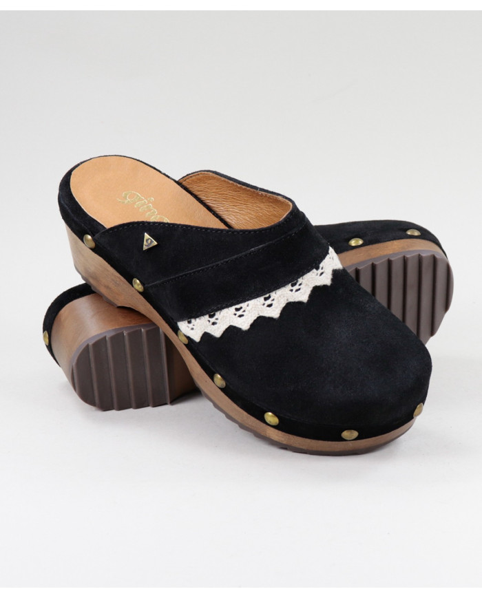 Soca con el cordón de Lady Ginova