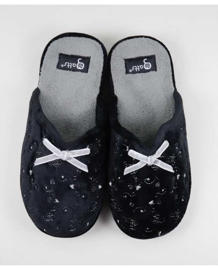 Ladies Room Slippers with Flowers Embroidery