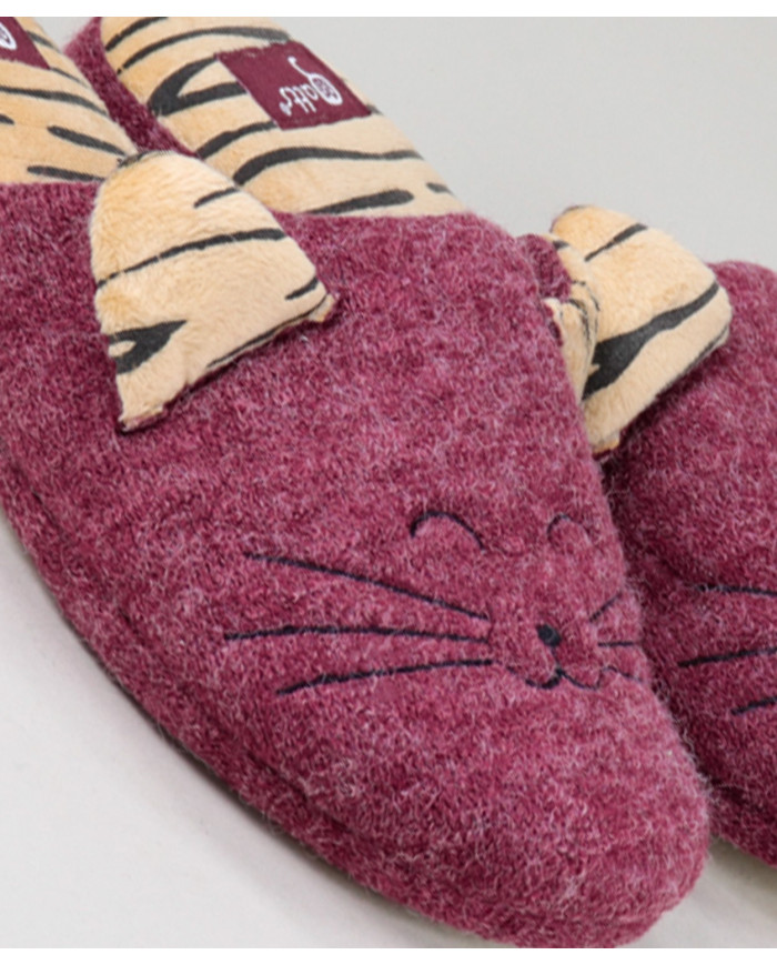 Slippers of Lady Cat Room