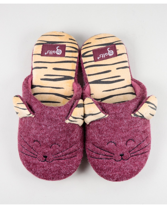 Slippers of Lady Cat Room