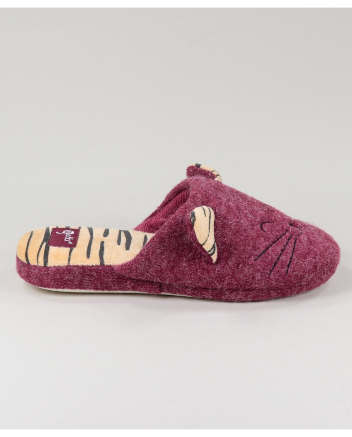 Slippers of Lady Cat Room