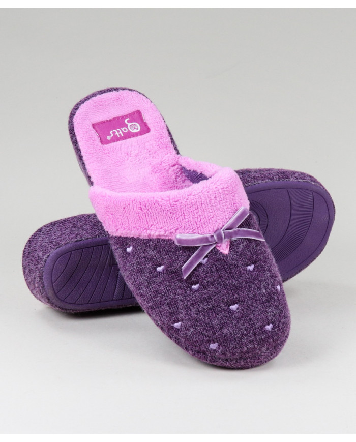Ladies Room Slippers with Hearts