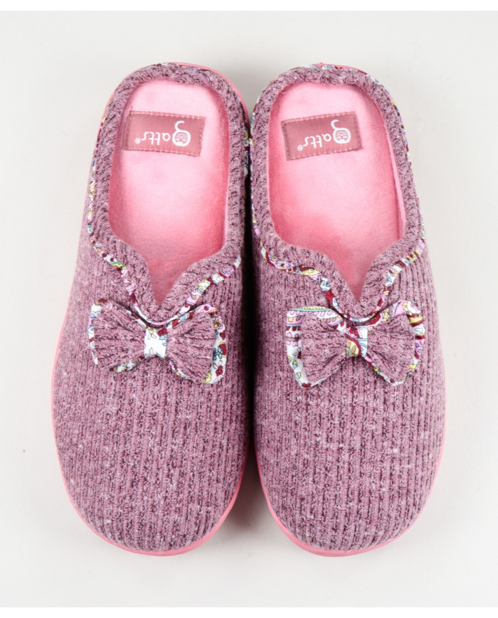 Zapatillas de la habitación de las damas con encaje