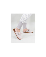 Zapatillas de la habitación de las damas con encaje