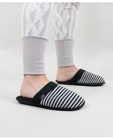 Zapatillas de habitación para mujeres en el arroz