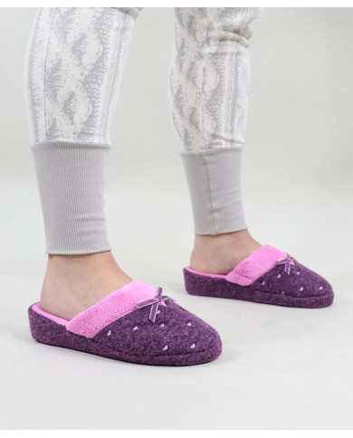 Zapatillas de la habitación de las damas con corazones