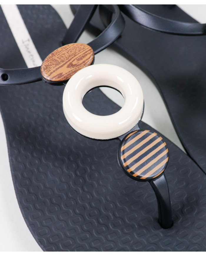 Sandalias Ipanema Negro con Aplicaciones