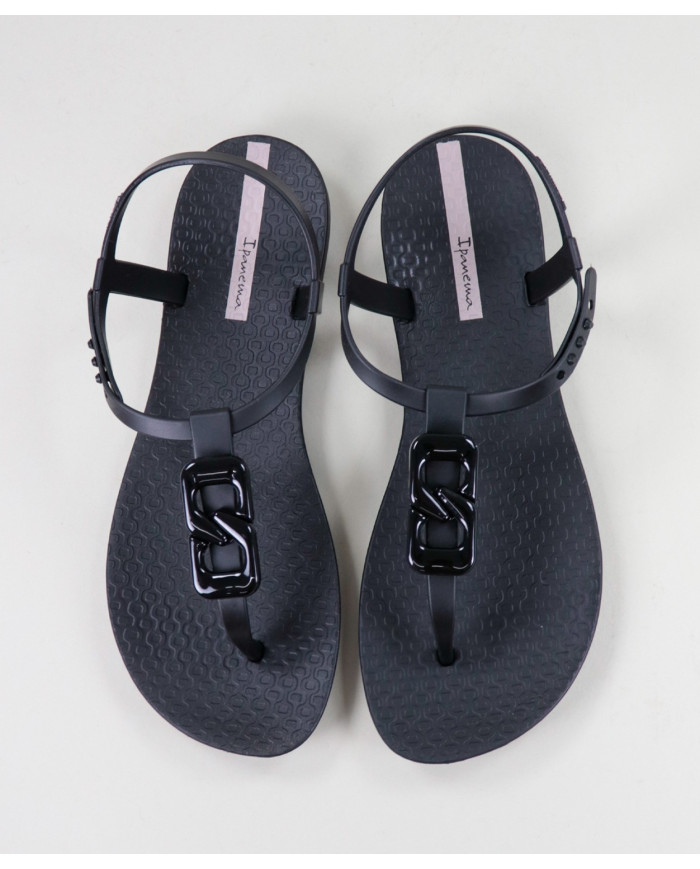 Sandalias negras Ipanema con aplicación
