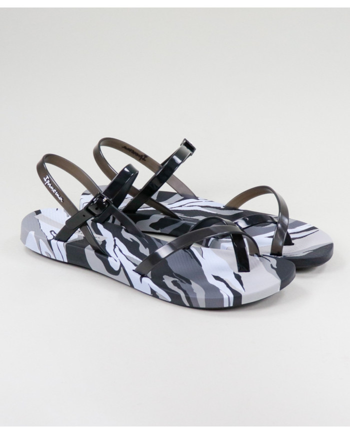 Sandalias Ipanema con patrón negro