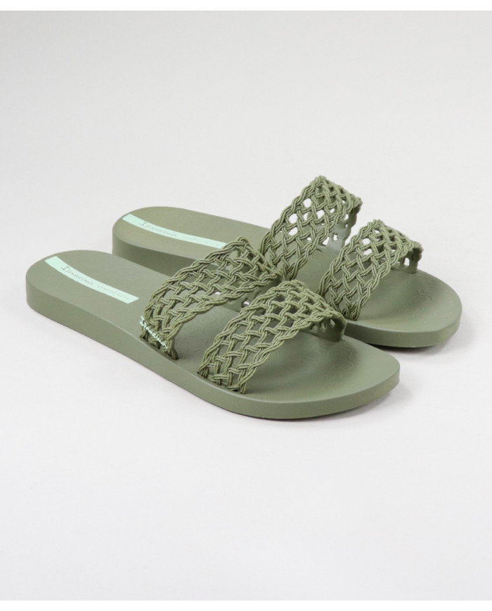 Zapatillas de Ipanema verde con textura de encaje