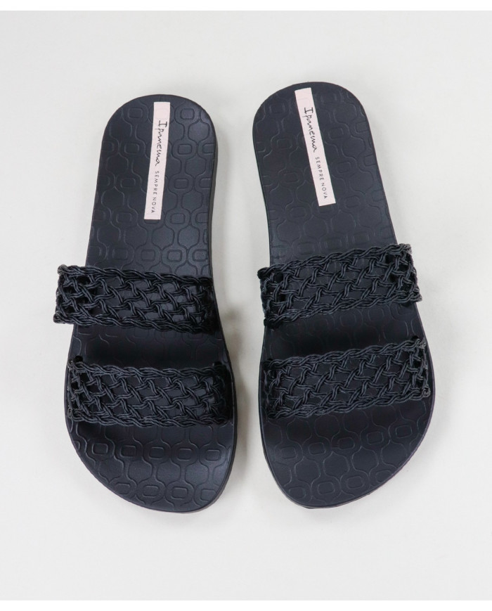 Chinelos Ipanema Pretas com Textura Renda