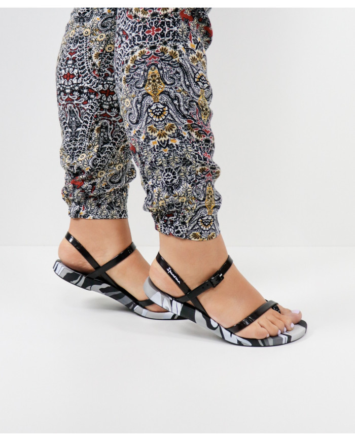 Sandalias Ipanema con patrón negro