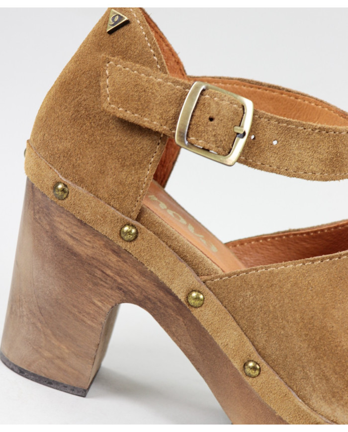 Sandalias de Madame Ginova Cerrada con Madera Sola