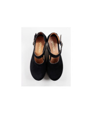 Black Sandals of Lady Ginova Closed with Wood Sola