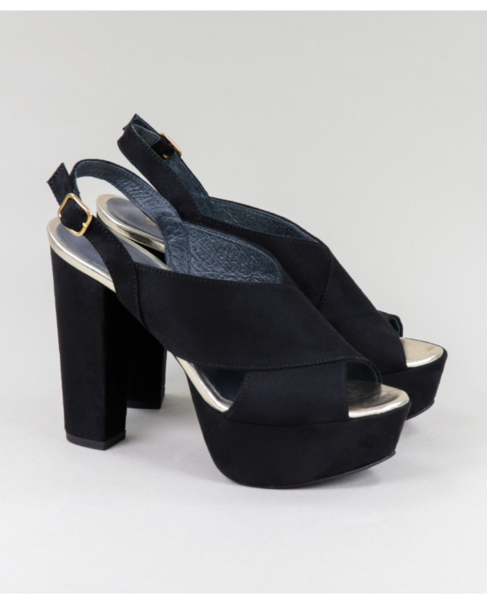 Women's Black Sandals Ginova Crossed to the Front
