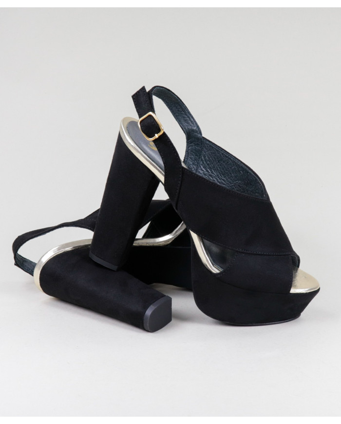 Women's Black Sandals Ginova Crossed to the Front