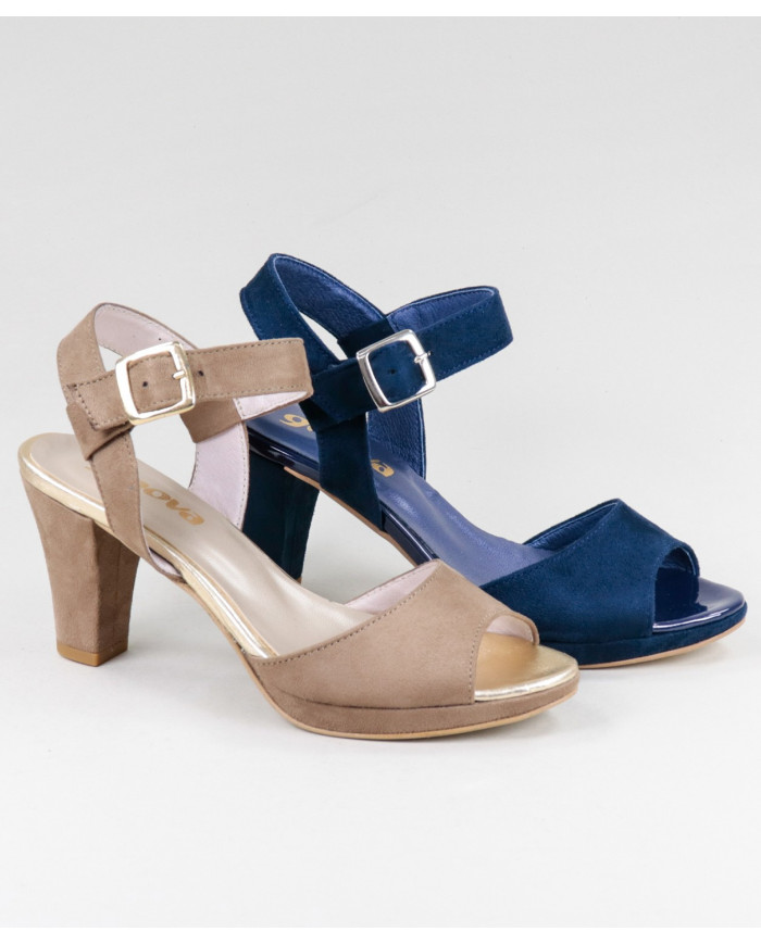 Lady Ginova Sandals with Buckle