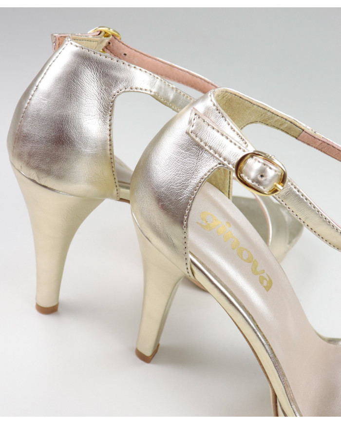 Elegant Golden Sandals of Lady Ginova