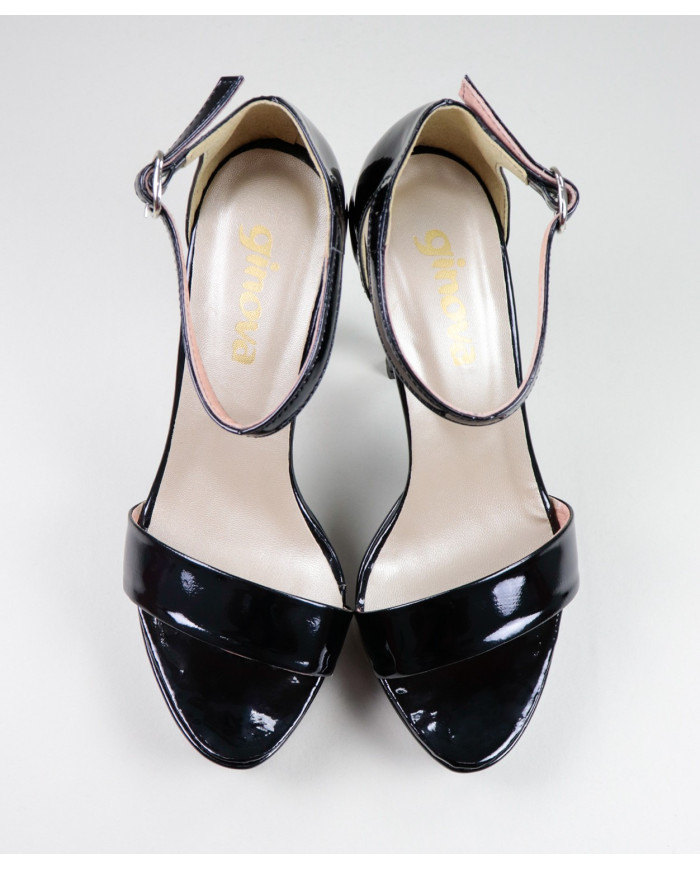 Elegant Black Sandals of Lady Ginova