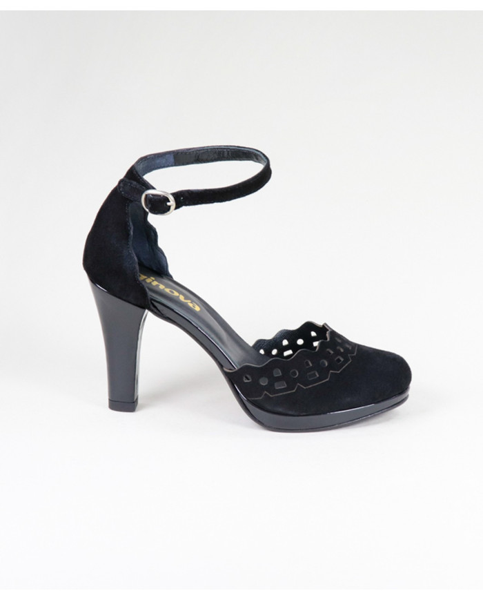 Sandals by Senhora Ginova Closed Back