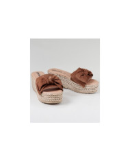 Women's Camel Slippers in Cunha with Lace