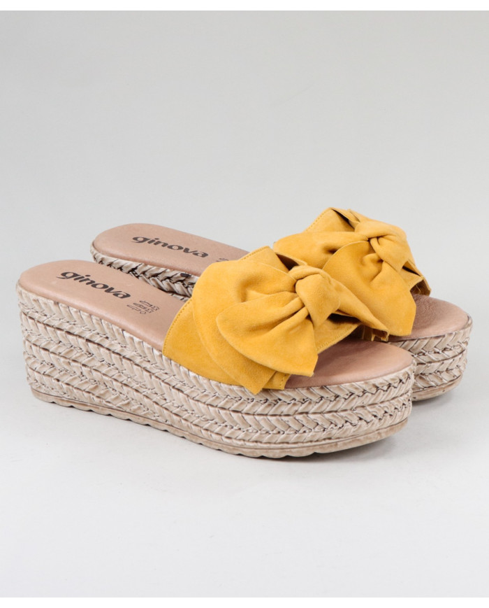 Zapatillas de mujer en Cunha con encaje