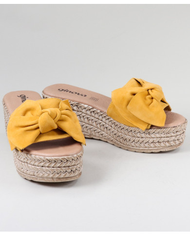 Zapatillas de mujer en Cunha con encaje