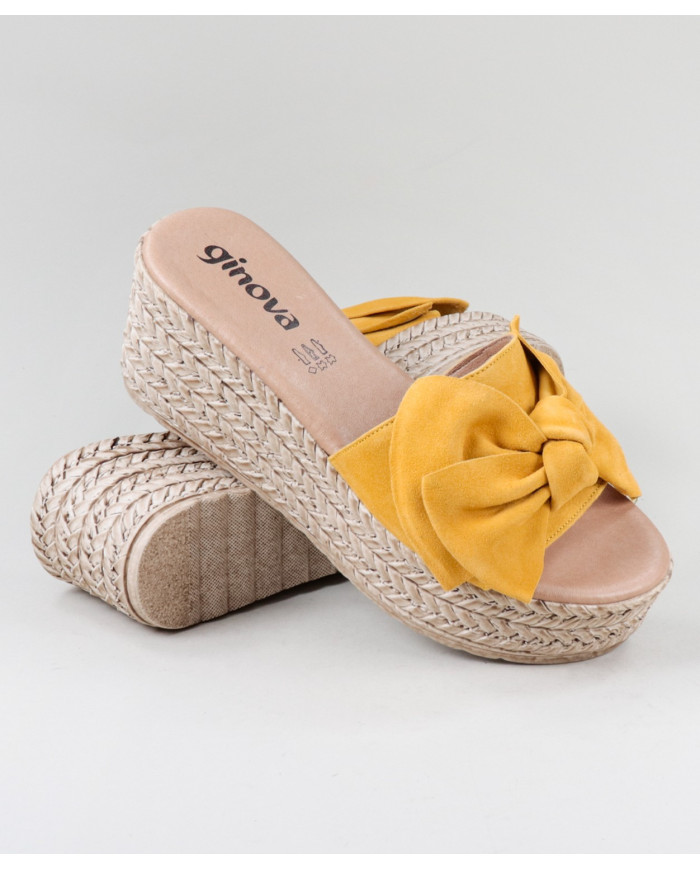Women's Yellow Slippers in Cunha with Lace