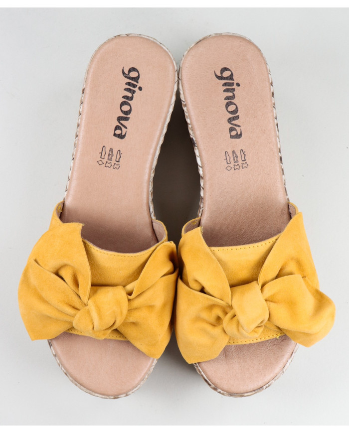 Zapatillas de mujer en Cunha con encaje