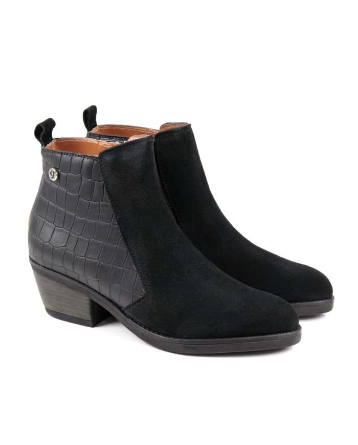 Black Ginova Middle Heel Boots in Camurça