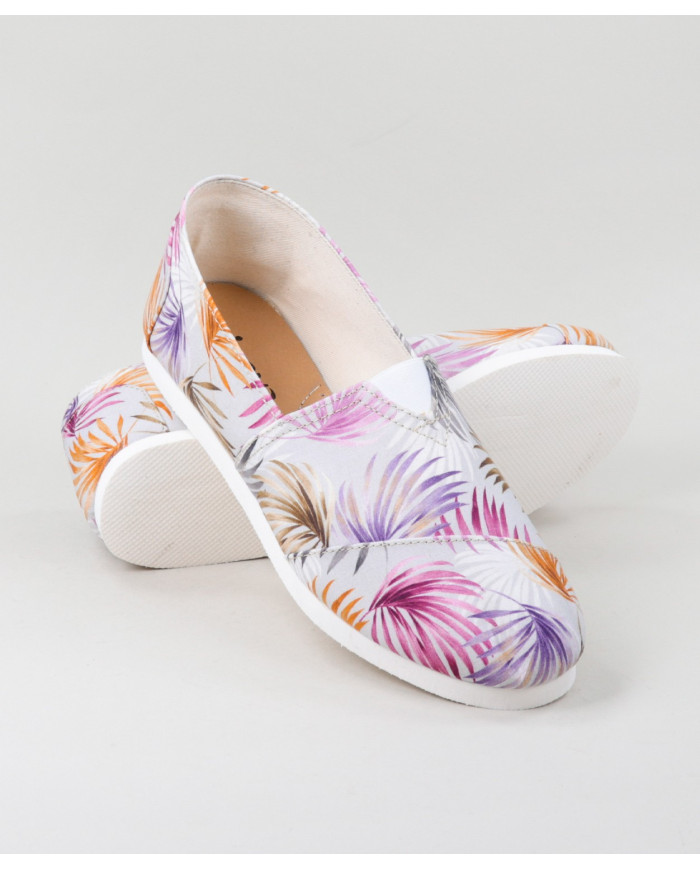 Alpercatas de Senhora Ginova às Flores