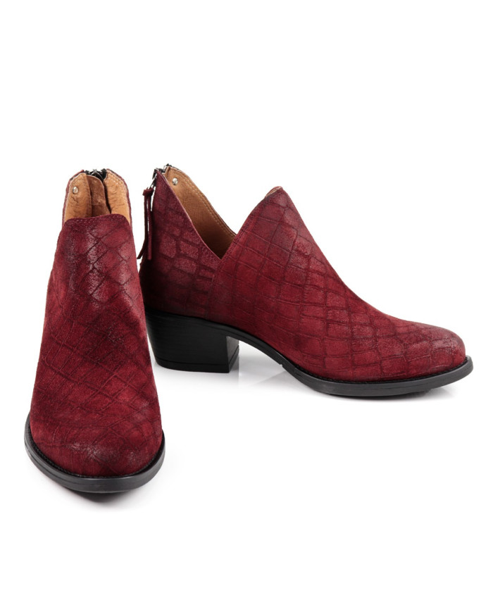 Women's Bordo Boots Ginova with Clasp Back