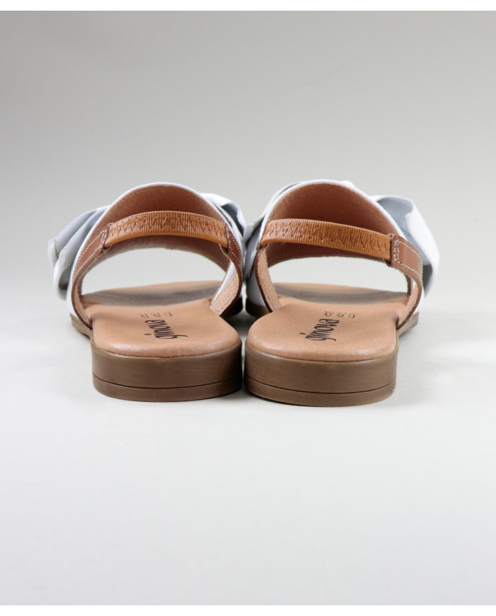 Sandals by Senhora Ginova with Laço