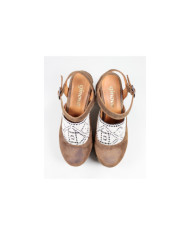 Camel de Senhora Ginova Sandal with Lace