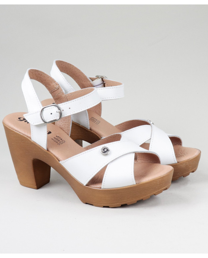 Sandalias de Madame Ginova con Cross Strips