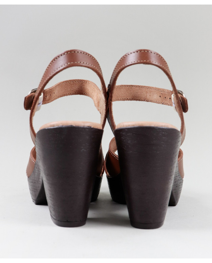 Sandalias de Madame Ginova con Cross Strips