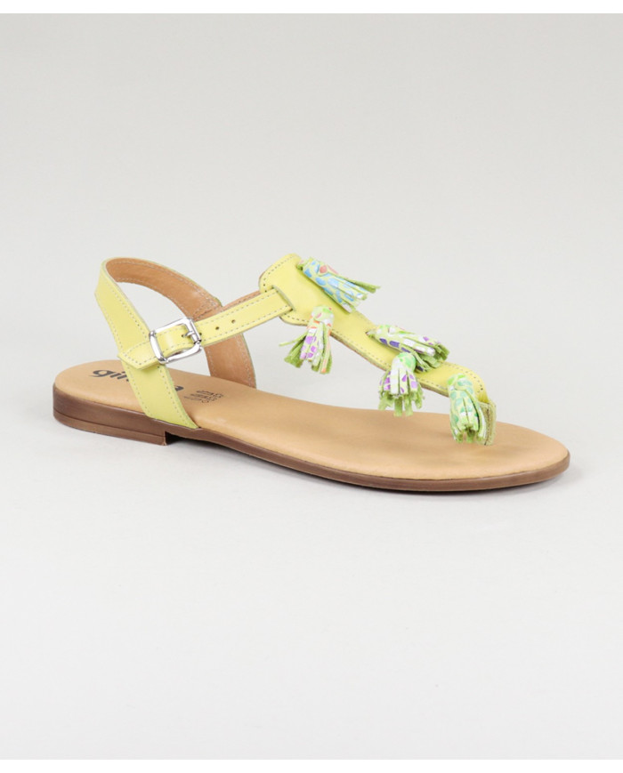 Yellow sandals of Lady Ginova with Berloques