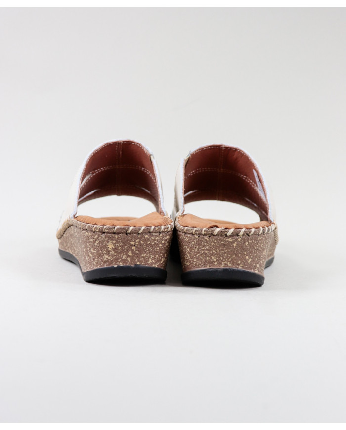 Comfortable Slippers of Madame Ginova in maple