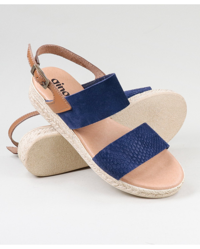 Blue sandals of Lady Ginova with Strips